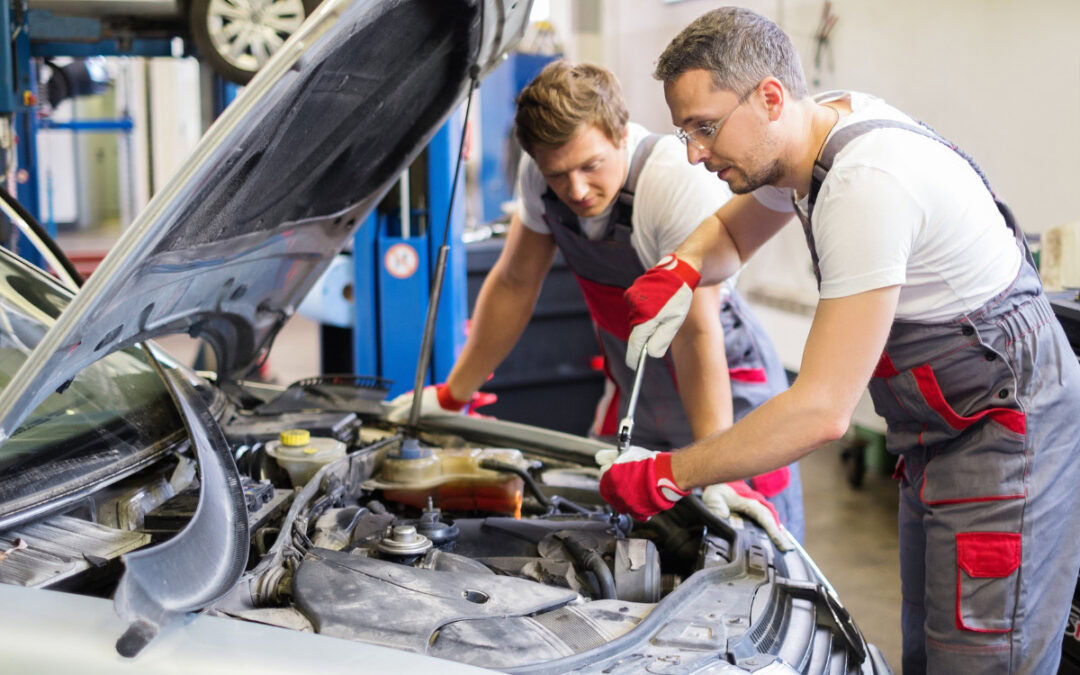 Syntetický Motorový Olej: Aké Má Výhody a Prečo Ho Použiť namiesto Minerálneho?